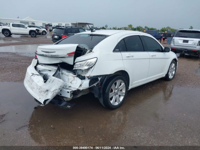 Photo 3 VIN: 1C3BC8FG4BN614871 - CHRYSLER 200 