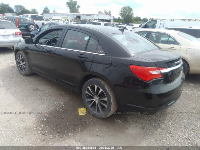 Photo 2 VIN: 1C3BC8FG5BN612062 - CHRYSLER 200 