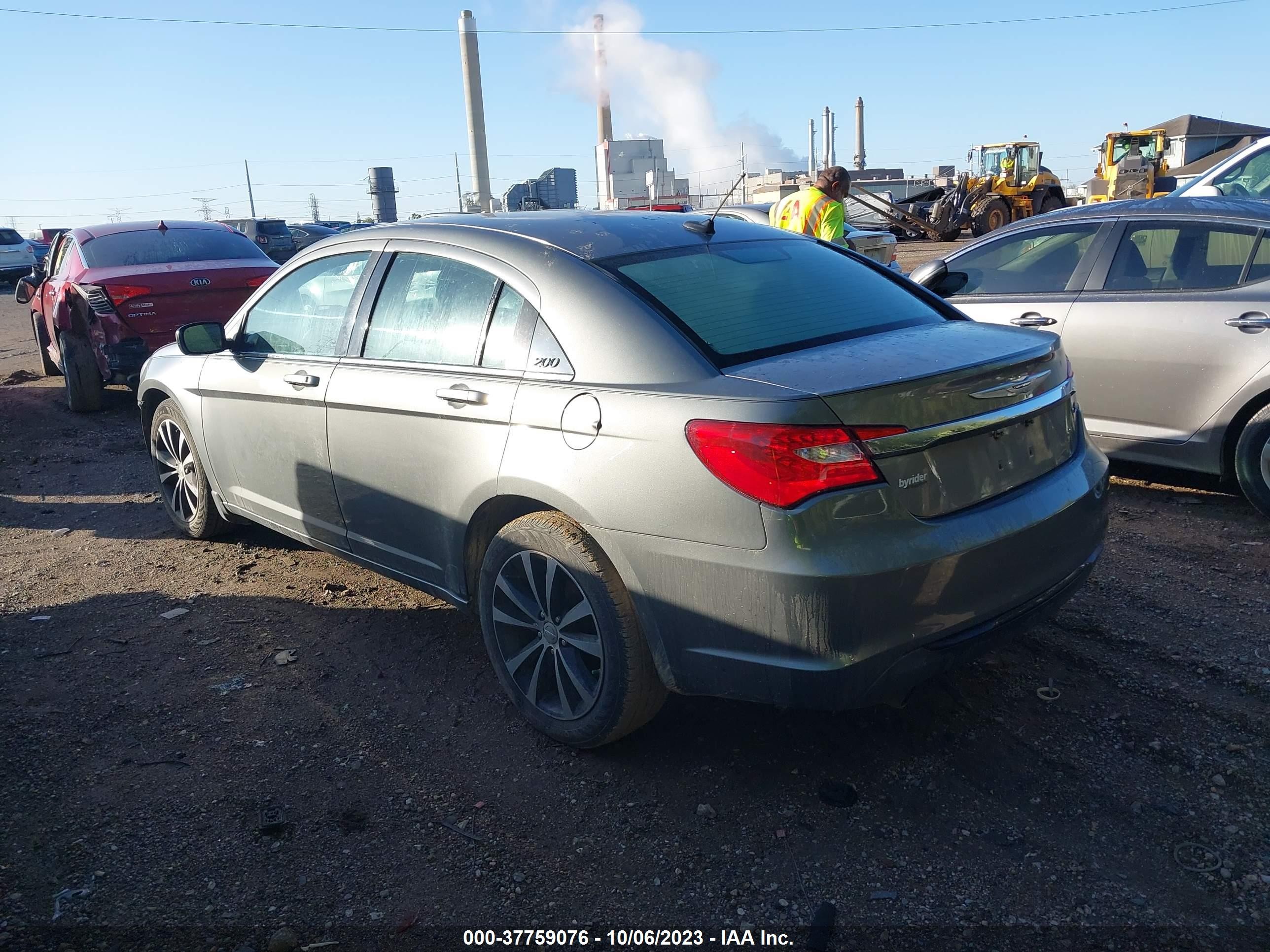 Photo 2 VIN: 1C3BC8FGXBN577650 - CHRYSLER 200 