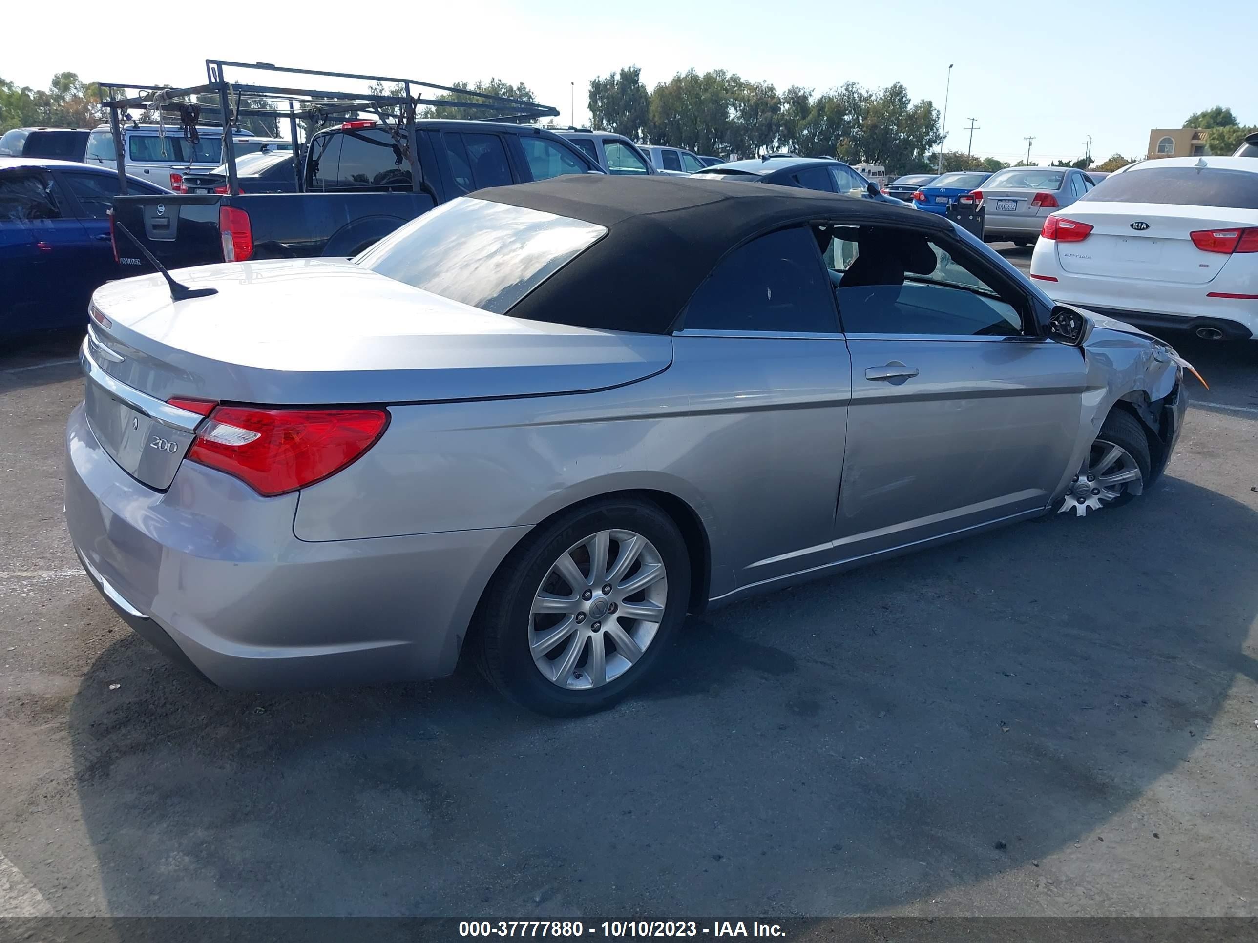 Photo 3 VIN: 1C3BCBEB2DN532983 - CHRYSLER 200 