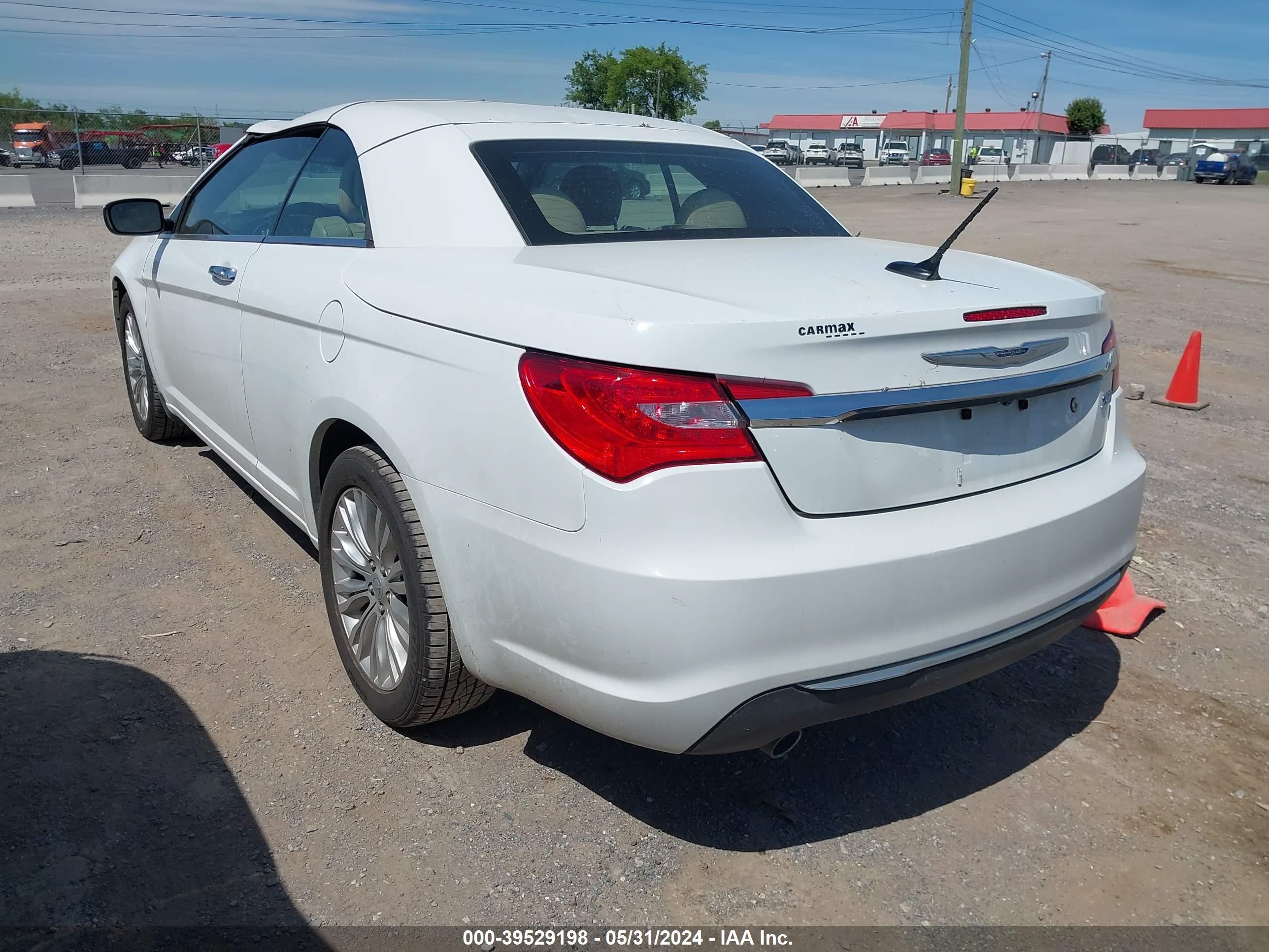 Photo 2 VIN: 1C3BCBFGXDN723805 - CHRYSLER 200 