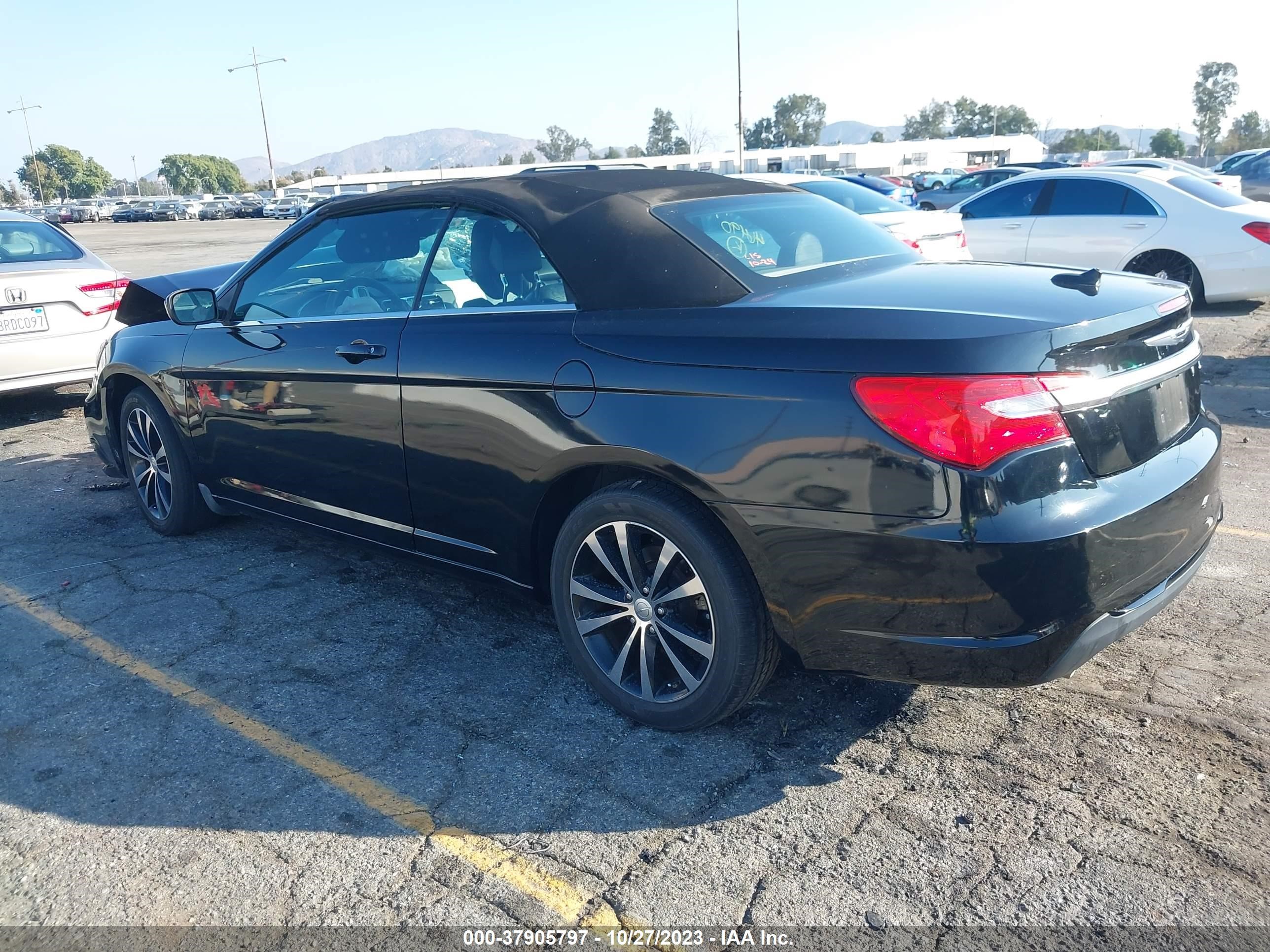 Photo 2 VIN: 1C3BCBGG1DN687226 - CHRYSLER 200 