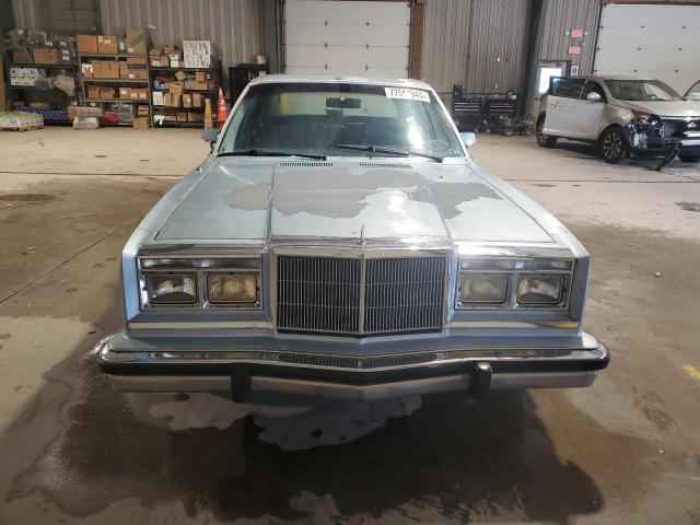 Photo 4 VIN: 1C3BF66P3JW156017 - CHRYSLER FIFTH AVEN 