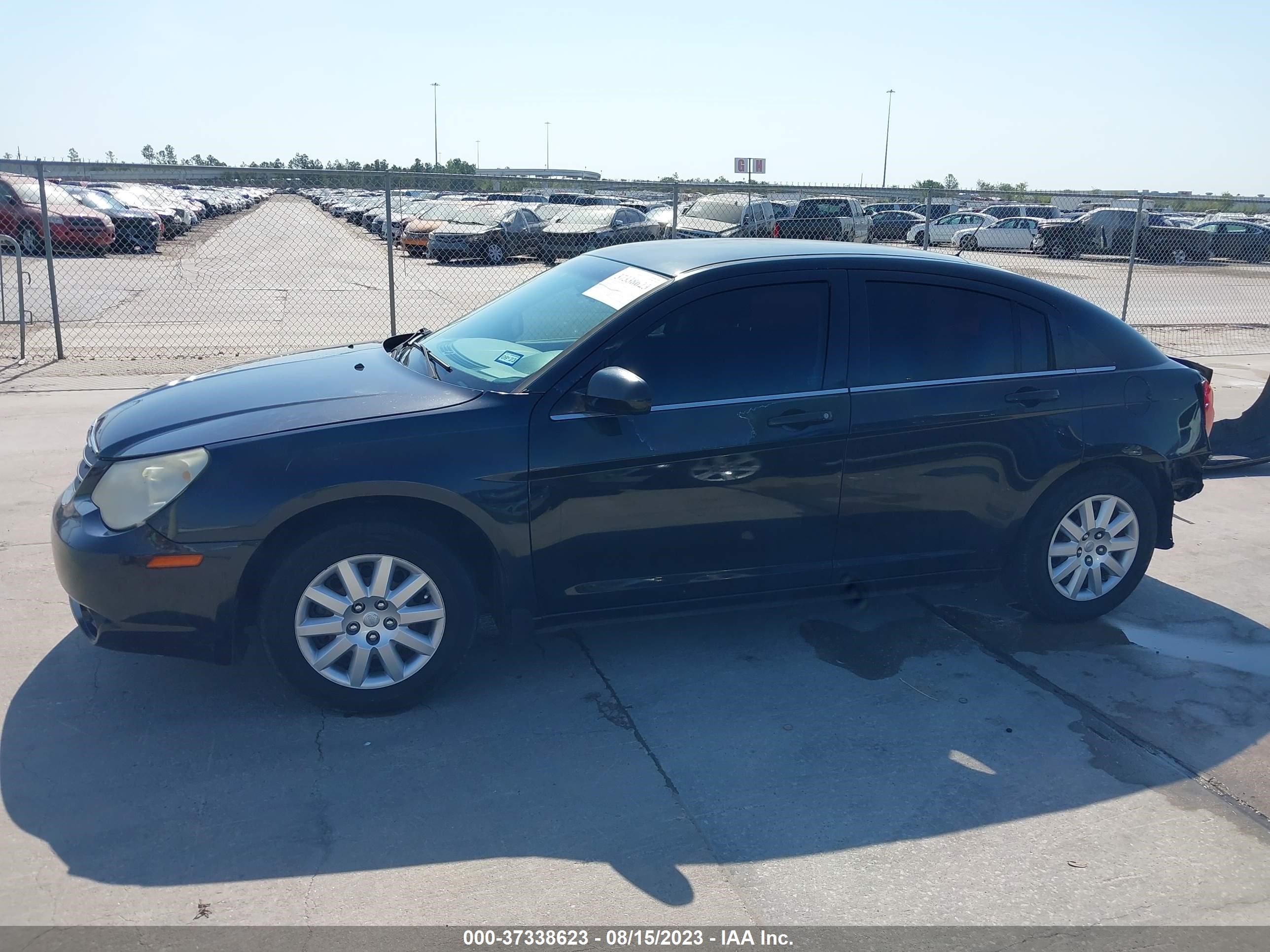 Photo 14 VIN: 1C3CC4FB8AN223982 - CHRYSLER SEBRING 