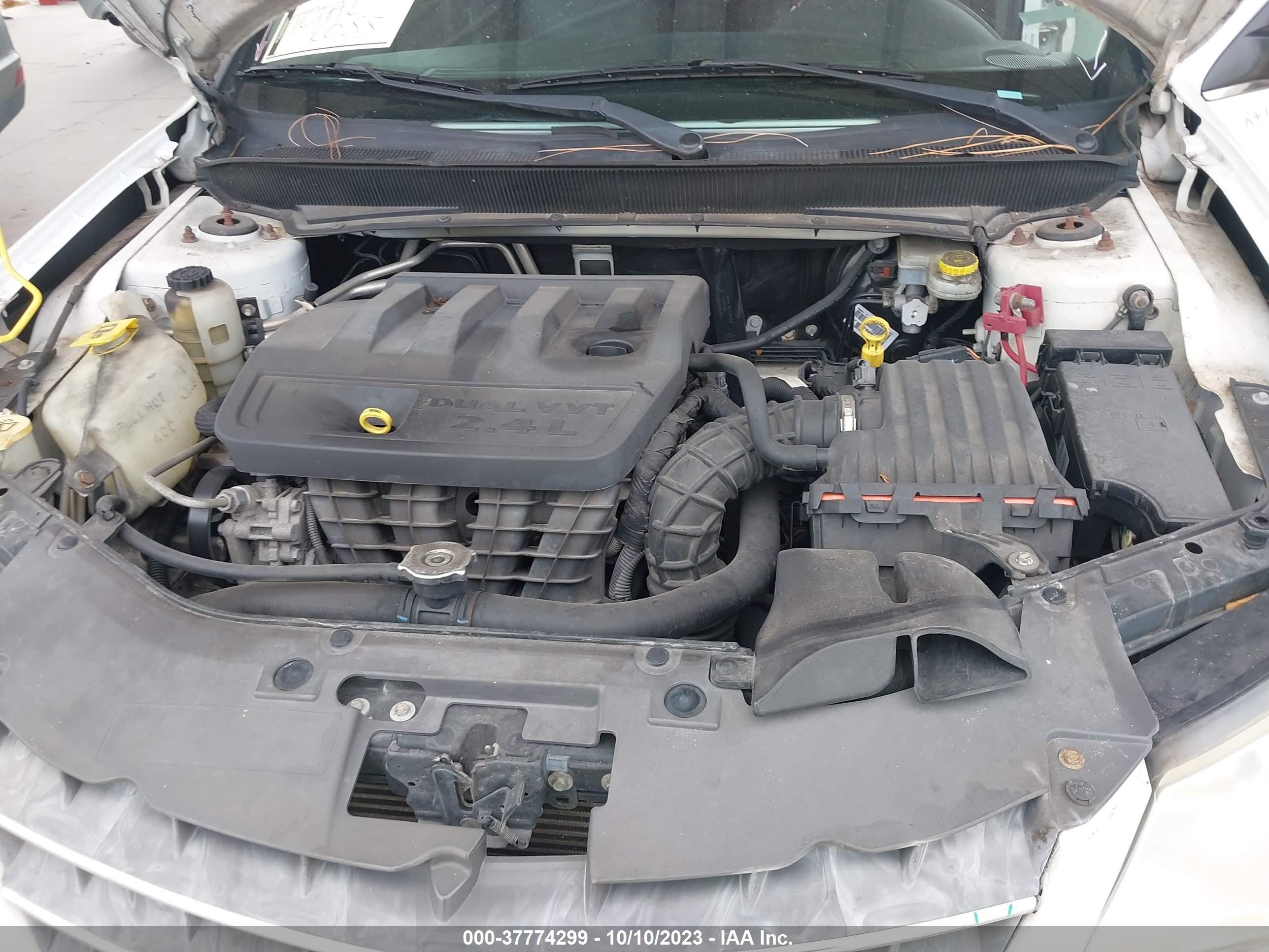 Photo 9 VIN: 1C3CC5FB2AN135256 - CHRYSLER SEBRING 