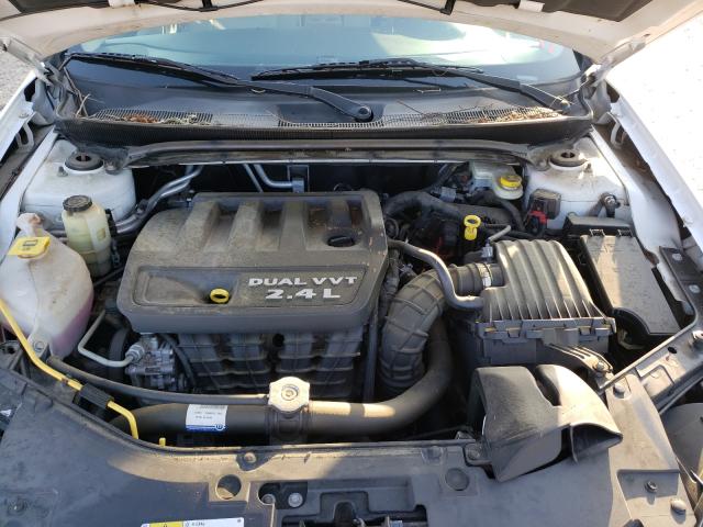 Photo 6 VIN: 1C3CCBAB0EN141567 - CHRYSLER 200 LX 