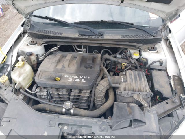 Photo 9 VIN: 1C3CCBAB0EN209656 - CHRYSLER 200 