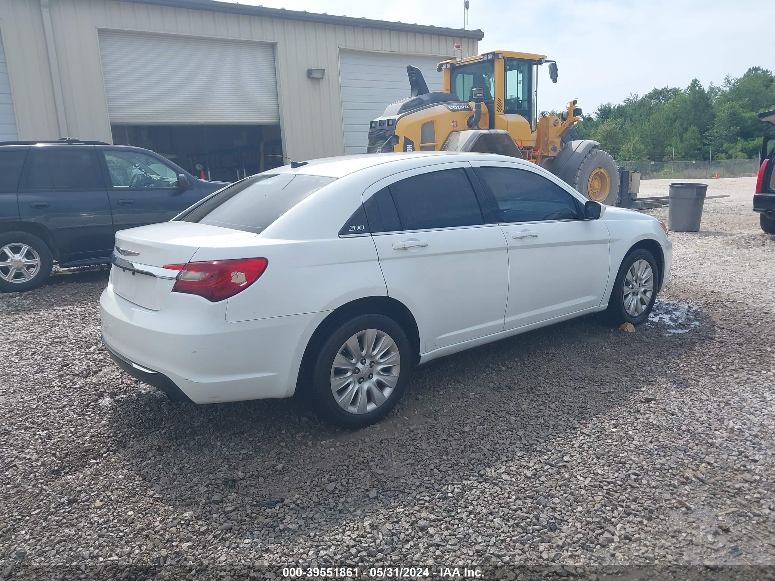 Photo 3 VIN: 1C3CCBAB1EN211724 - CHRYSLER 200 