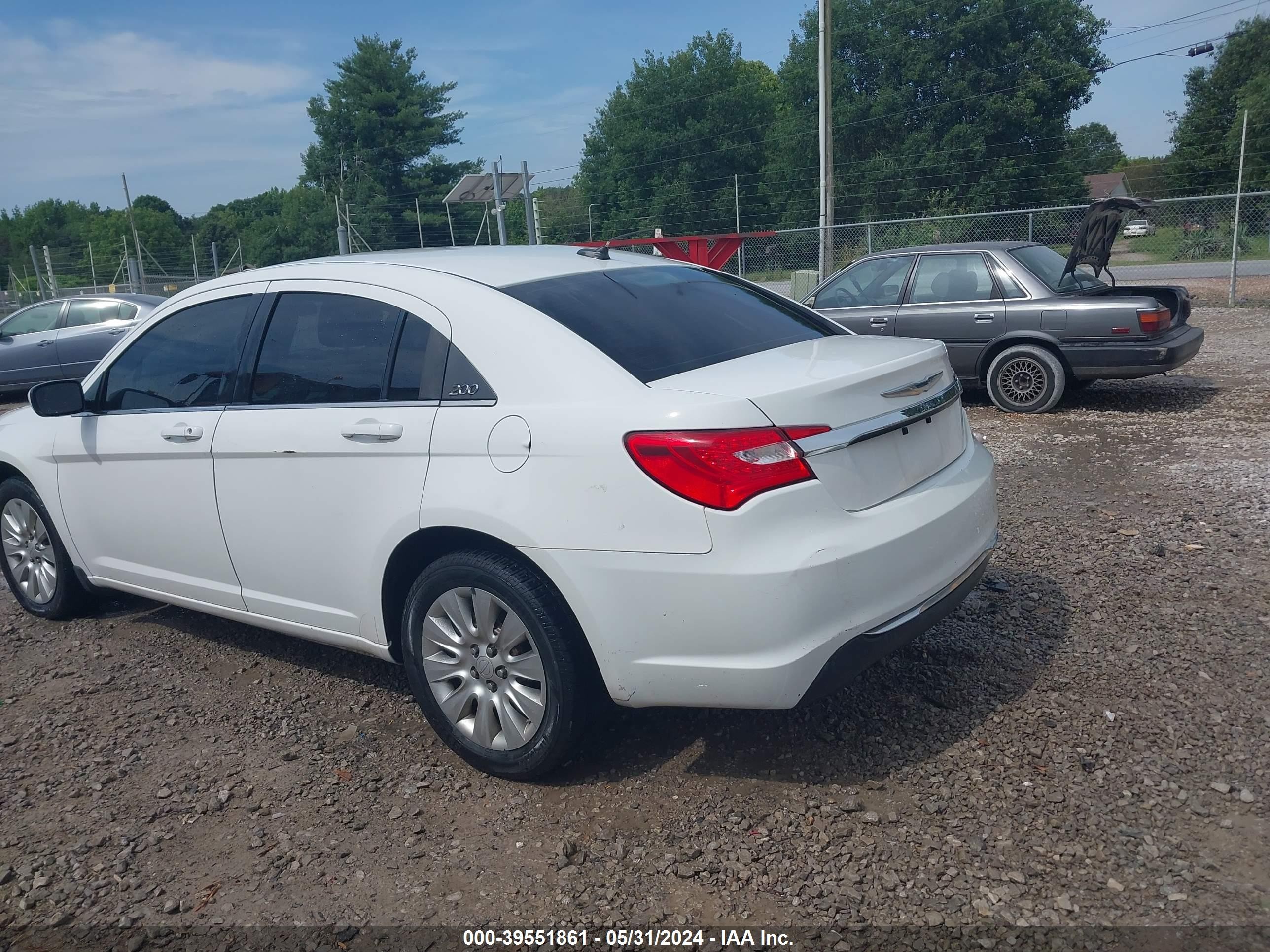 Photo 5 VIN: 1C3CCBAB1EN211724 - CHRYSLER 200 