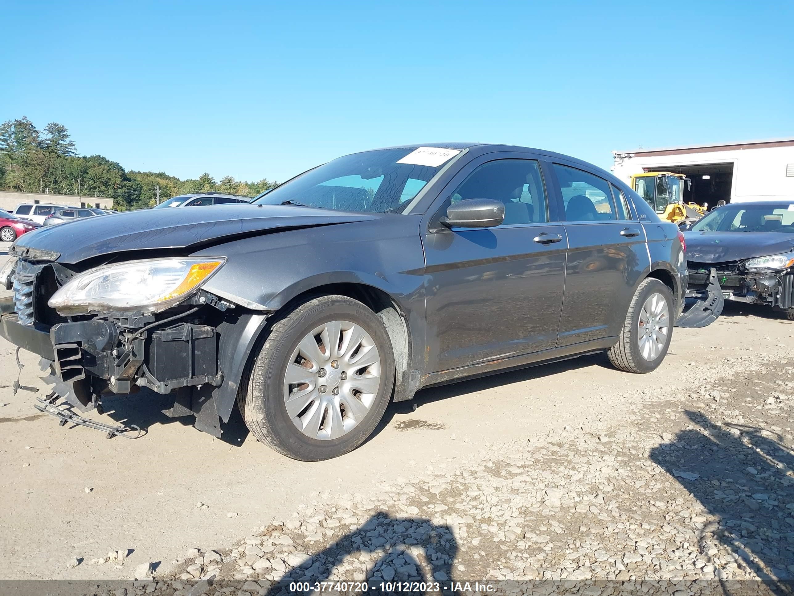 Photo 1 VIN: 1C3CCBAB2CN292617 - CHRYSLER 200 