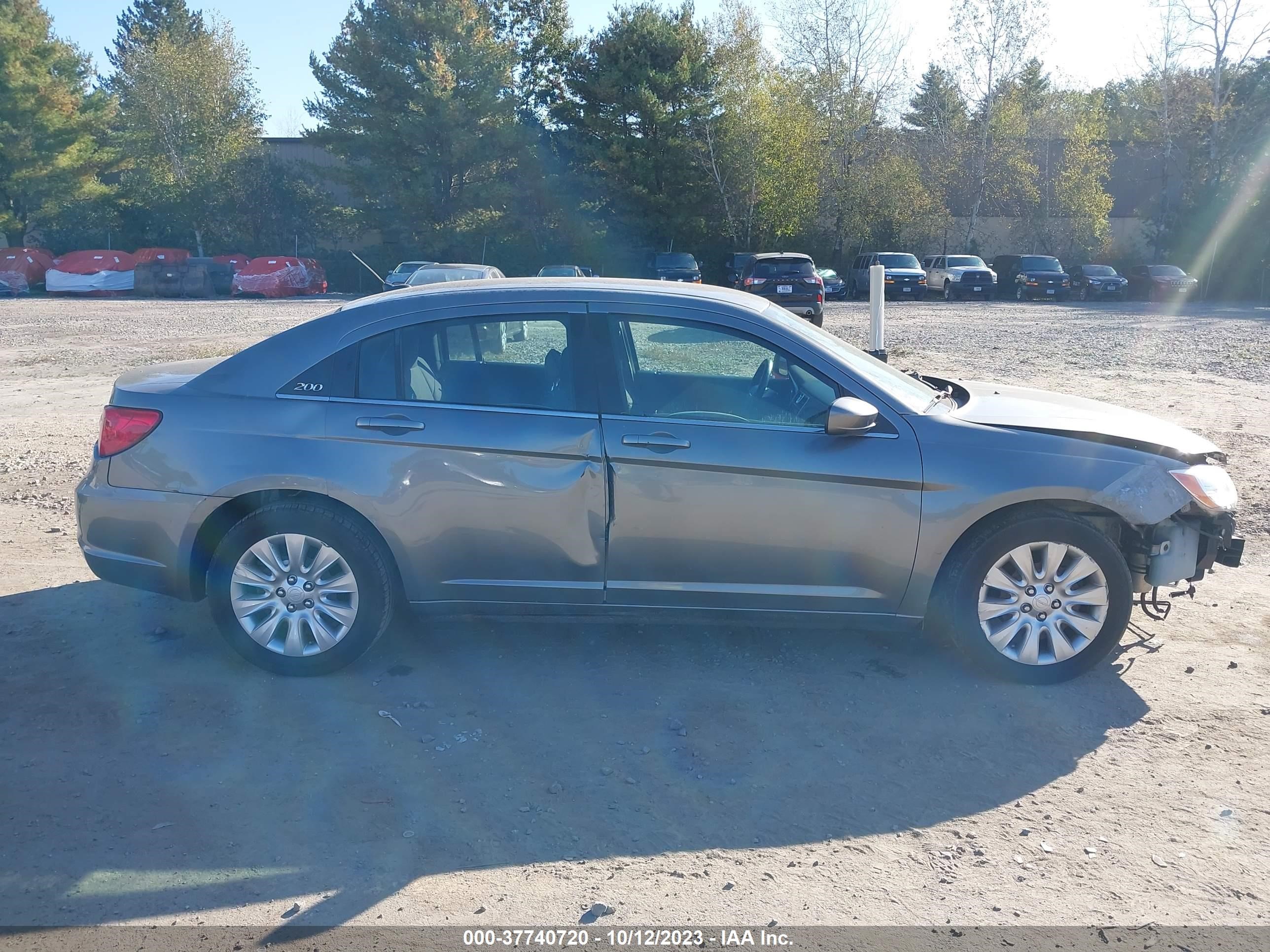 Photo 13 VIN: 1C3CCBAB2CN292617 - CHRYSLER 200 