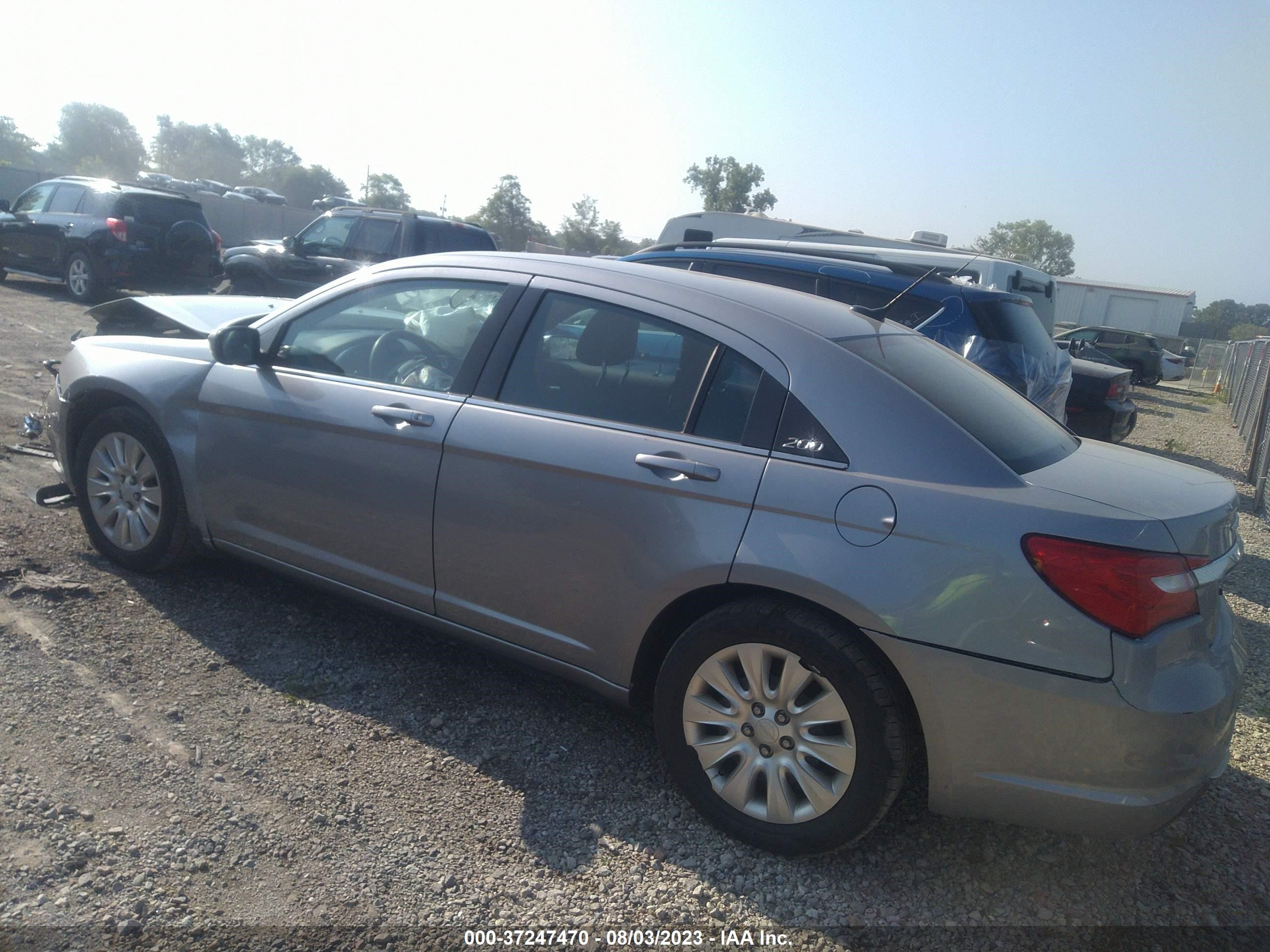 Photo 2 VIN: 1C3CCBAB2DN569641 - CHRYSLER 200 