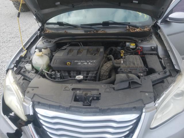 Photo 6 VIN: 1C3CCBAB2DN670856 - CHRYSLER 200 LX 