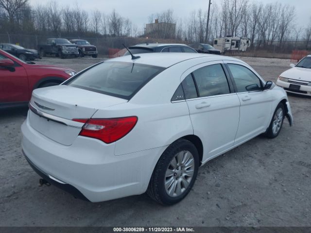 Photo 3 VIN: 1C3CCBAB2DN686104 - CHRYSLER 200 