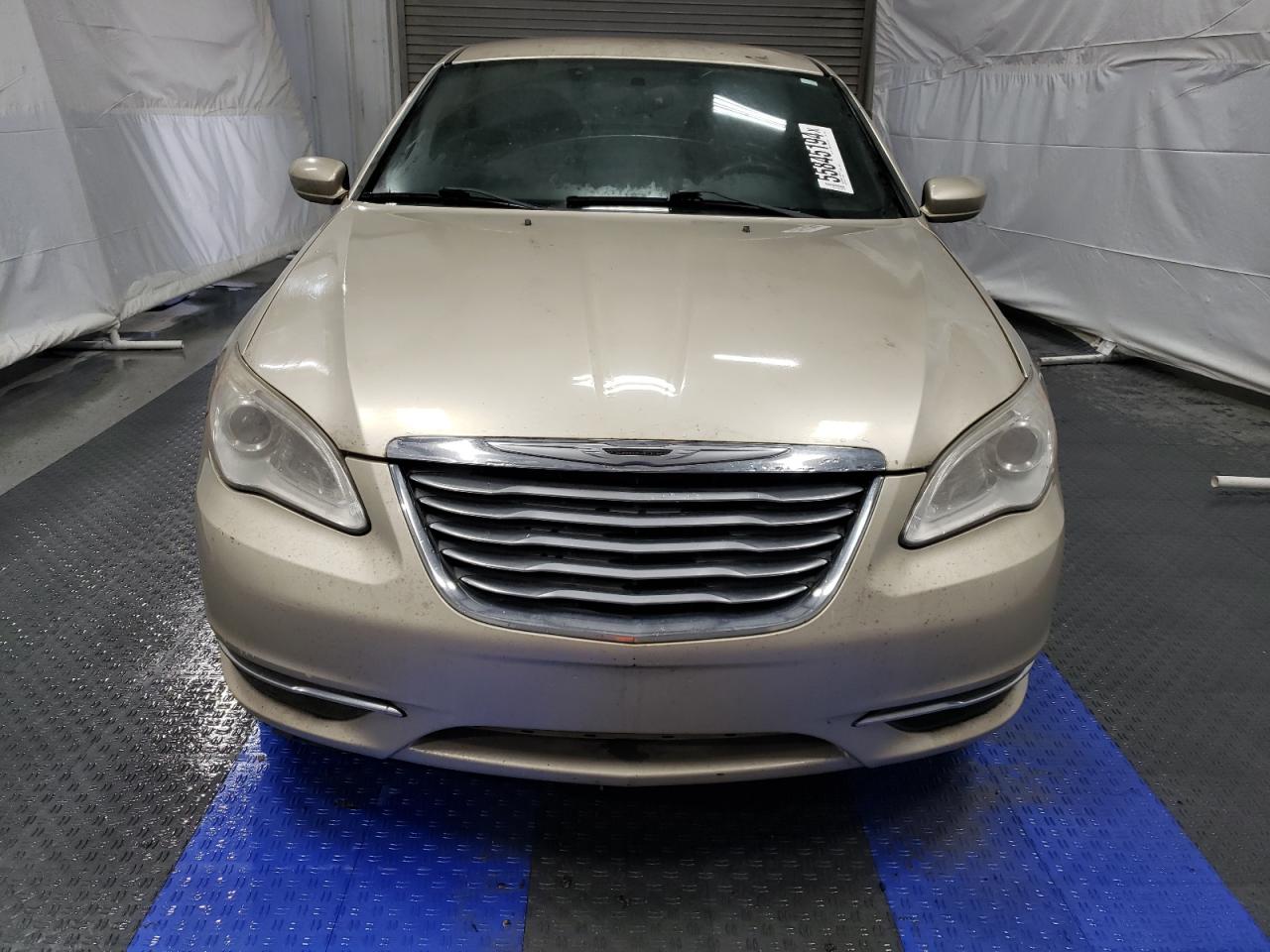 Photo 4 VIN: 1C3CCBAB2EN123393 - CHRYSLER 200 