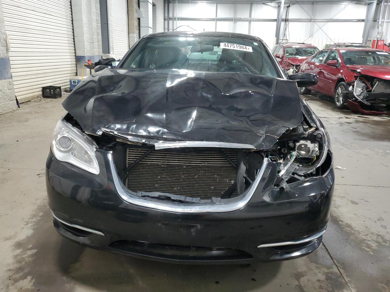 Photo 4 VIN: 1C3CCBAB2EN141263 - CHRYSLER 200 