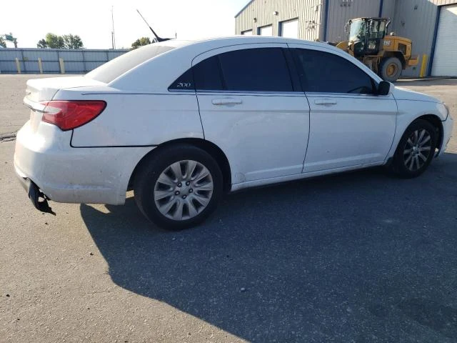 Photo 2 VIN: 1C3CCBAB2EN170570 - CHRYSLER 200 LX 