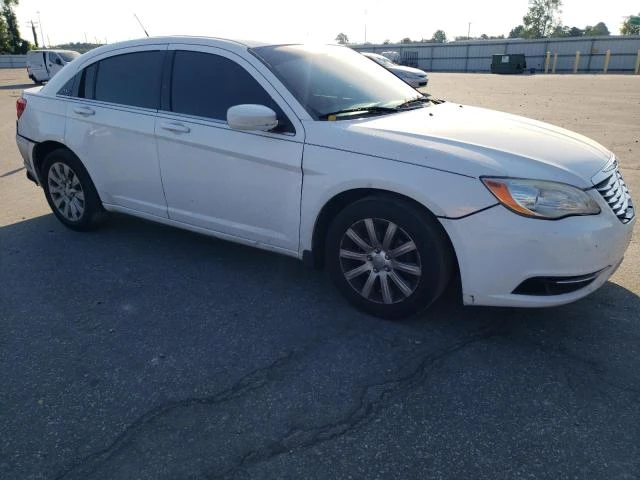 Photo 3 VIN: 1C3CCBAB2EN170570 - CHRYSLER 200 LX 