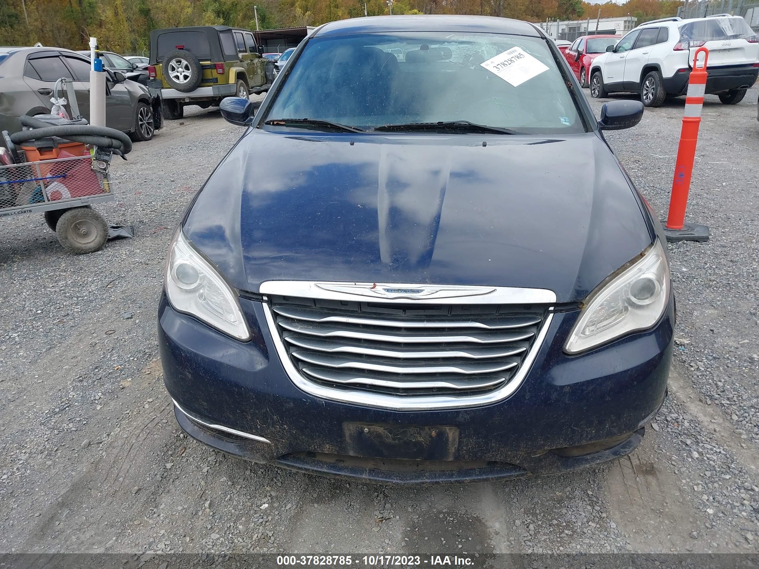 Photo 11 VIN: 1C3CCBAB2EN208671 - CHRYSLER 200 