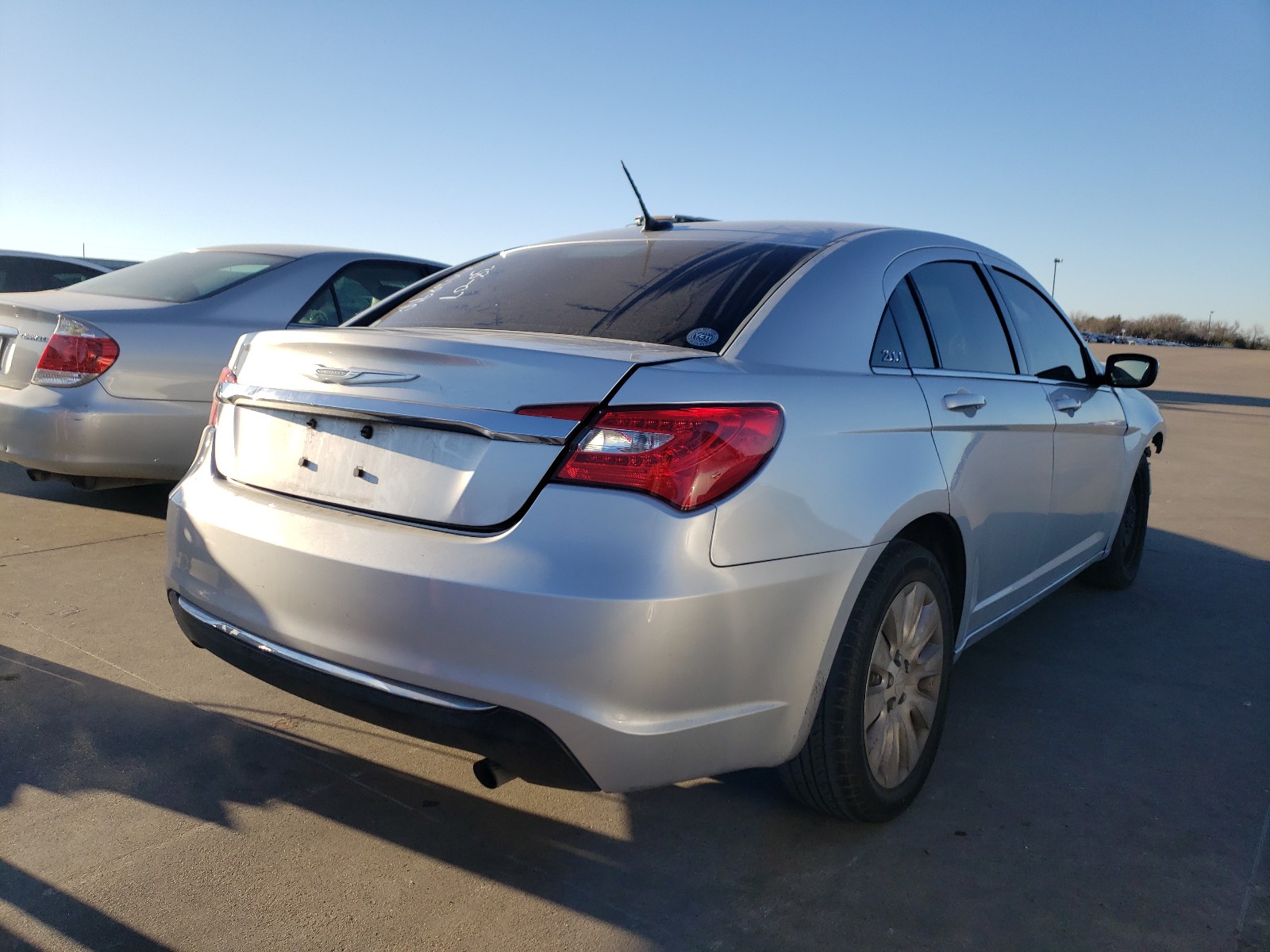 Photo 3 VIN: 1C3CCBAB3CN223063 - CHRYSLER 200 LX 