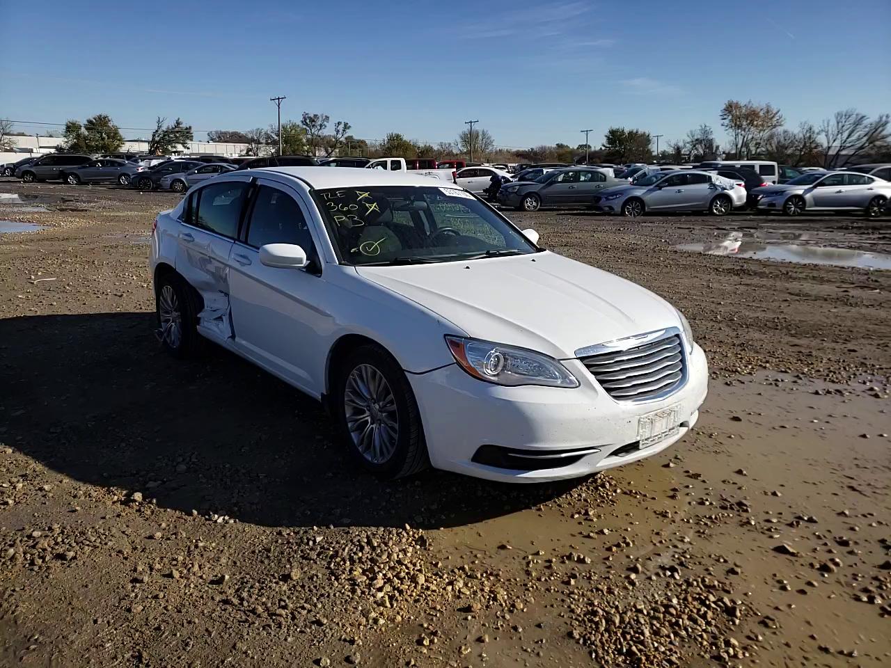 Photo 10 VIN: 1C3CCBAB3DN670932 - CHRYSLER 200 LX 