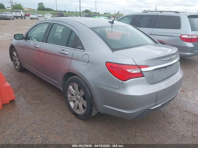 Photo 2 VIN: 1C3CCBAB3DN671658 - CHRYSLER 200 