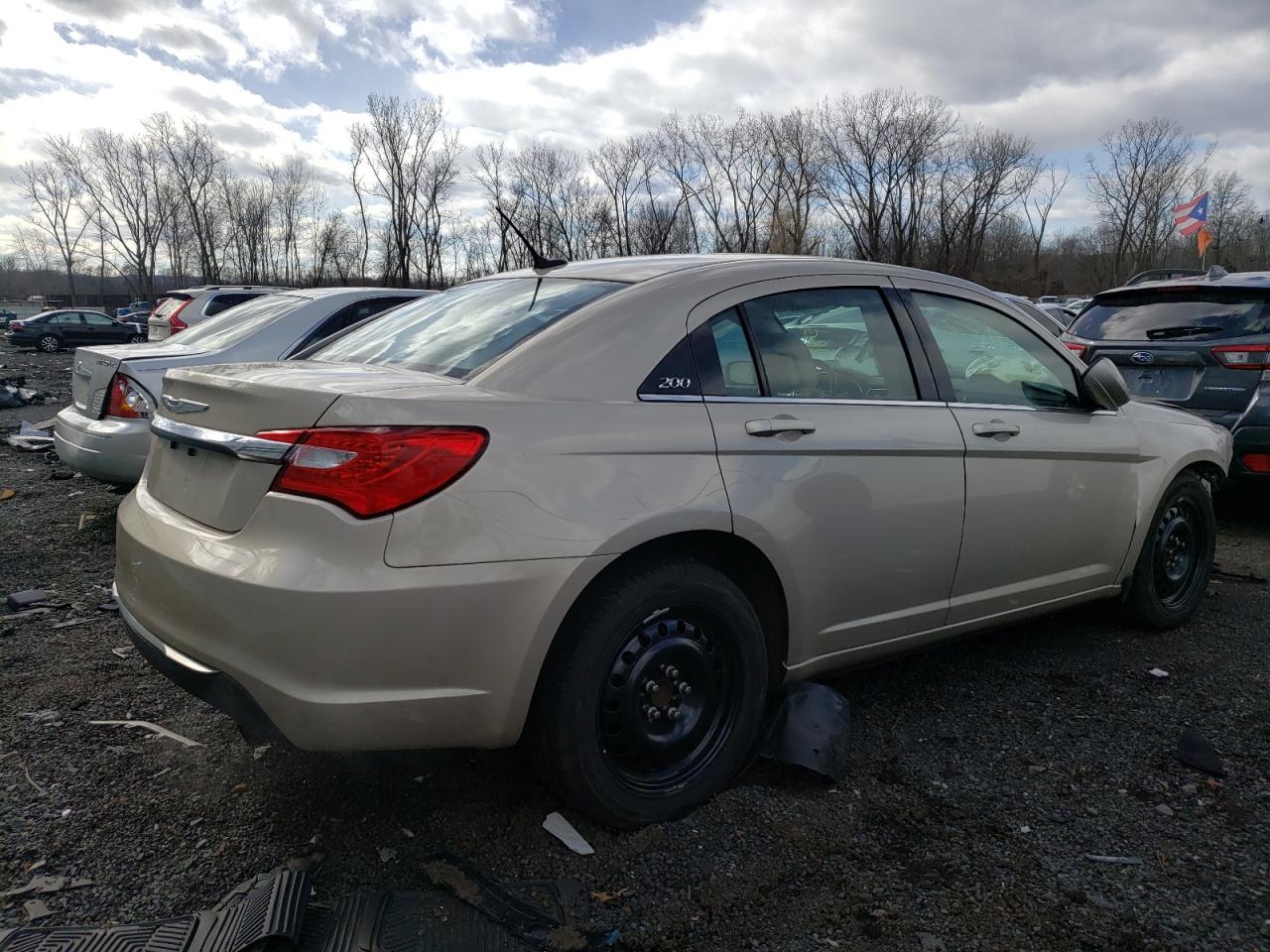 Photo 2 VIN: 1C3CCBAB3DN686094 - CHRYSLER 200 