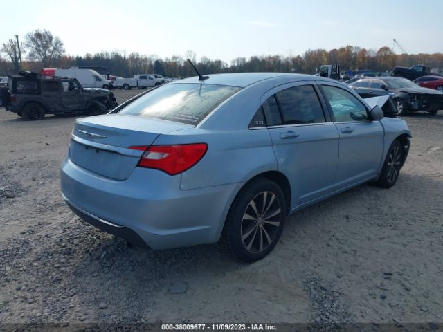 Photo 3 VIN: 1C3CCBAB3DN704819 - CHRYSLER 200 