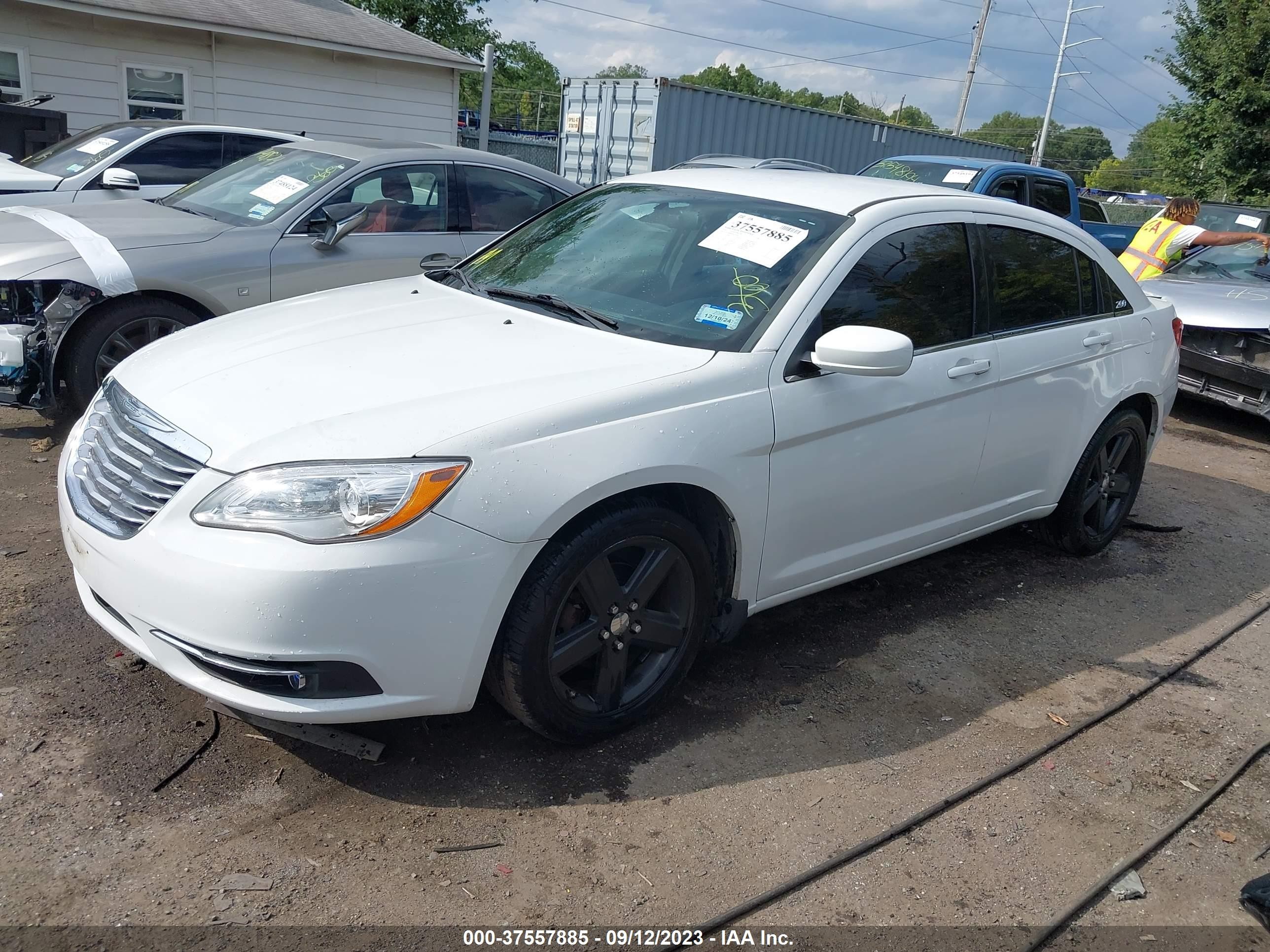 Photo 1 VIN: 1C3CCBAB3EN143457 - CHRYSLER 200 