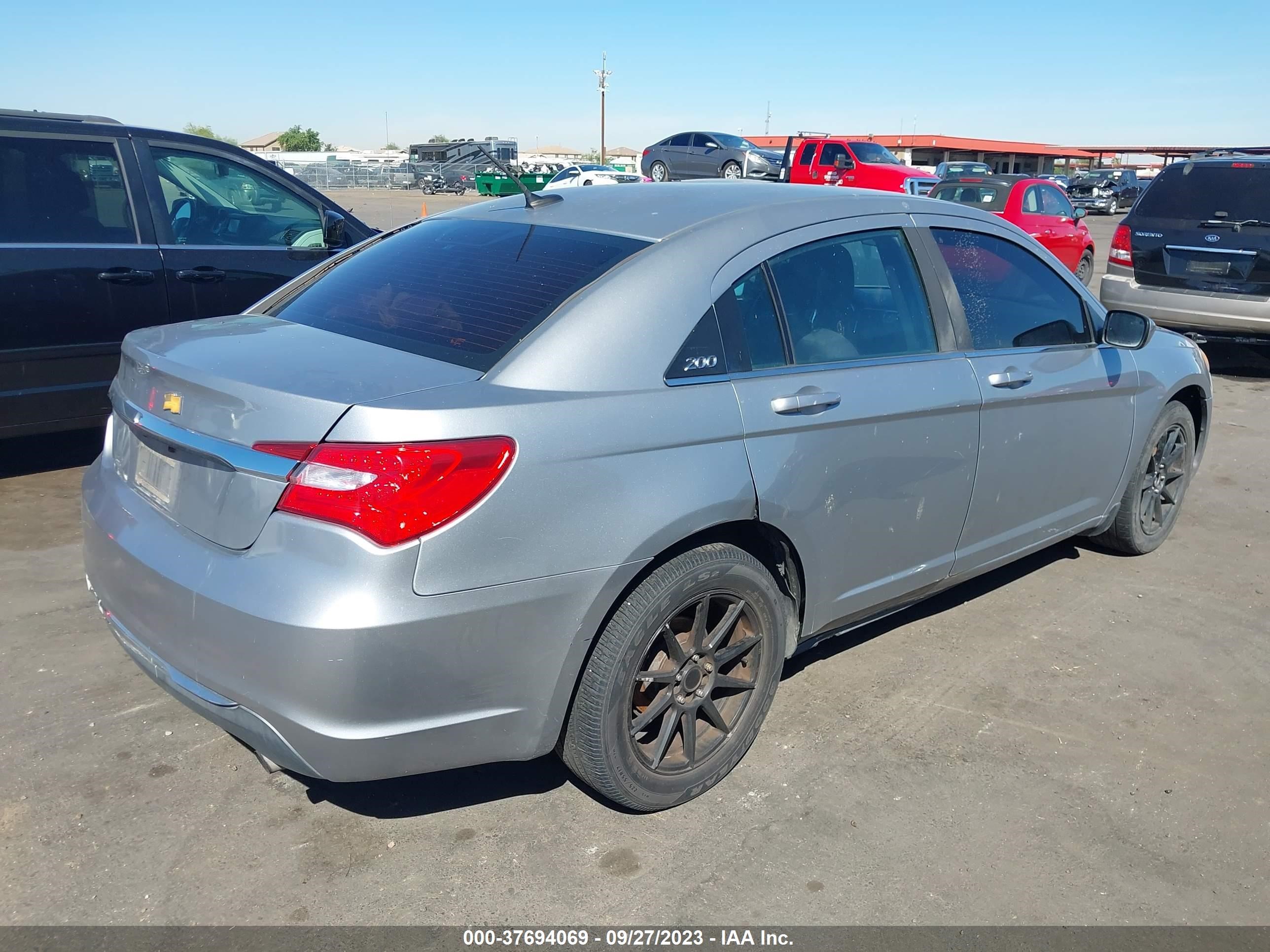 Photo 3 VIN: 1C3CCBAB3EN210641 - CHRYSLER 200 