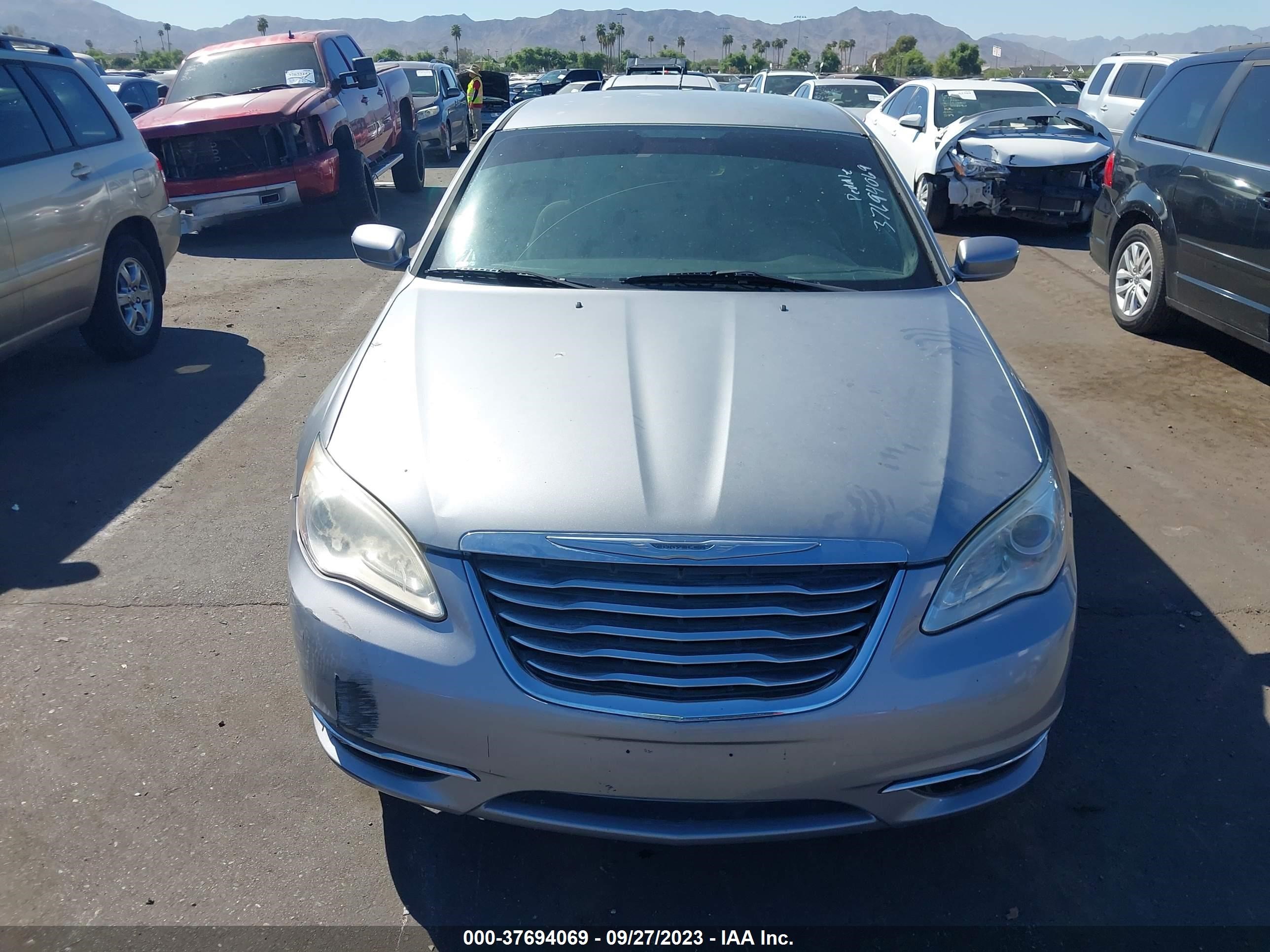 Photo 5 VIN: 1C3CCBAB3EN210641 - CHRYSLER 200 