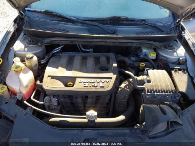 Photo 9 VIN: 1C3CCBAB3EN231375 - CHRYSLER 200 