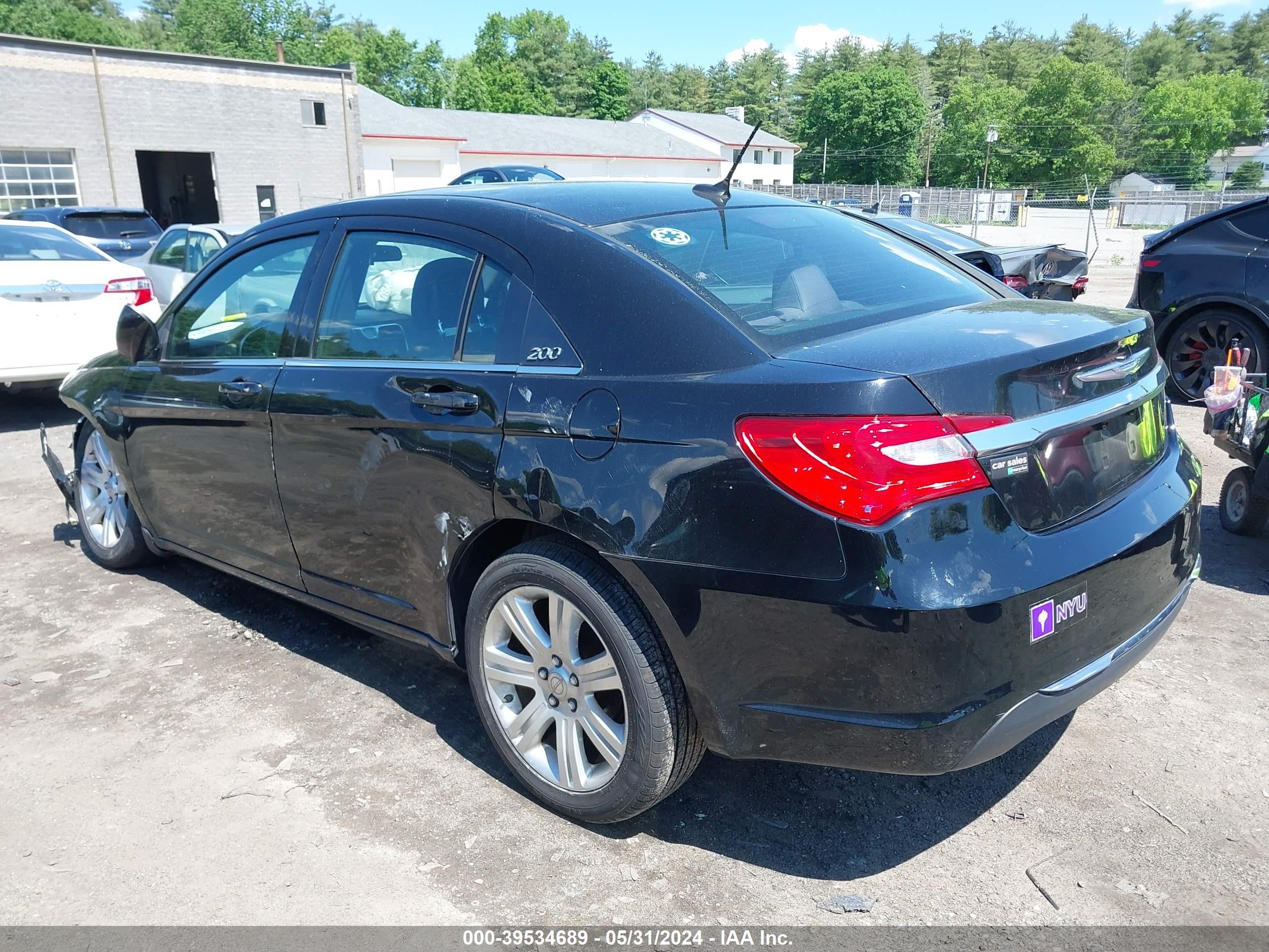 Photo 2 VIN: 1C3CCBAB4DN671510 - CHRYSLER 200 