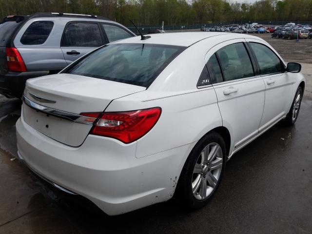 Photo 3 VIN: 1C3CCBAB4DN698383 - CHRYSLER 200 LX 