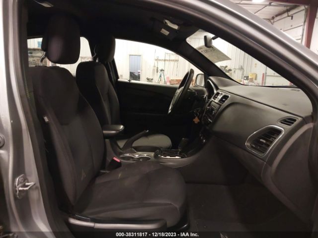 Photo 4 VIN: 1C3CCBAB4EN170411 - CHRYSLER 200 