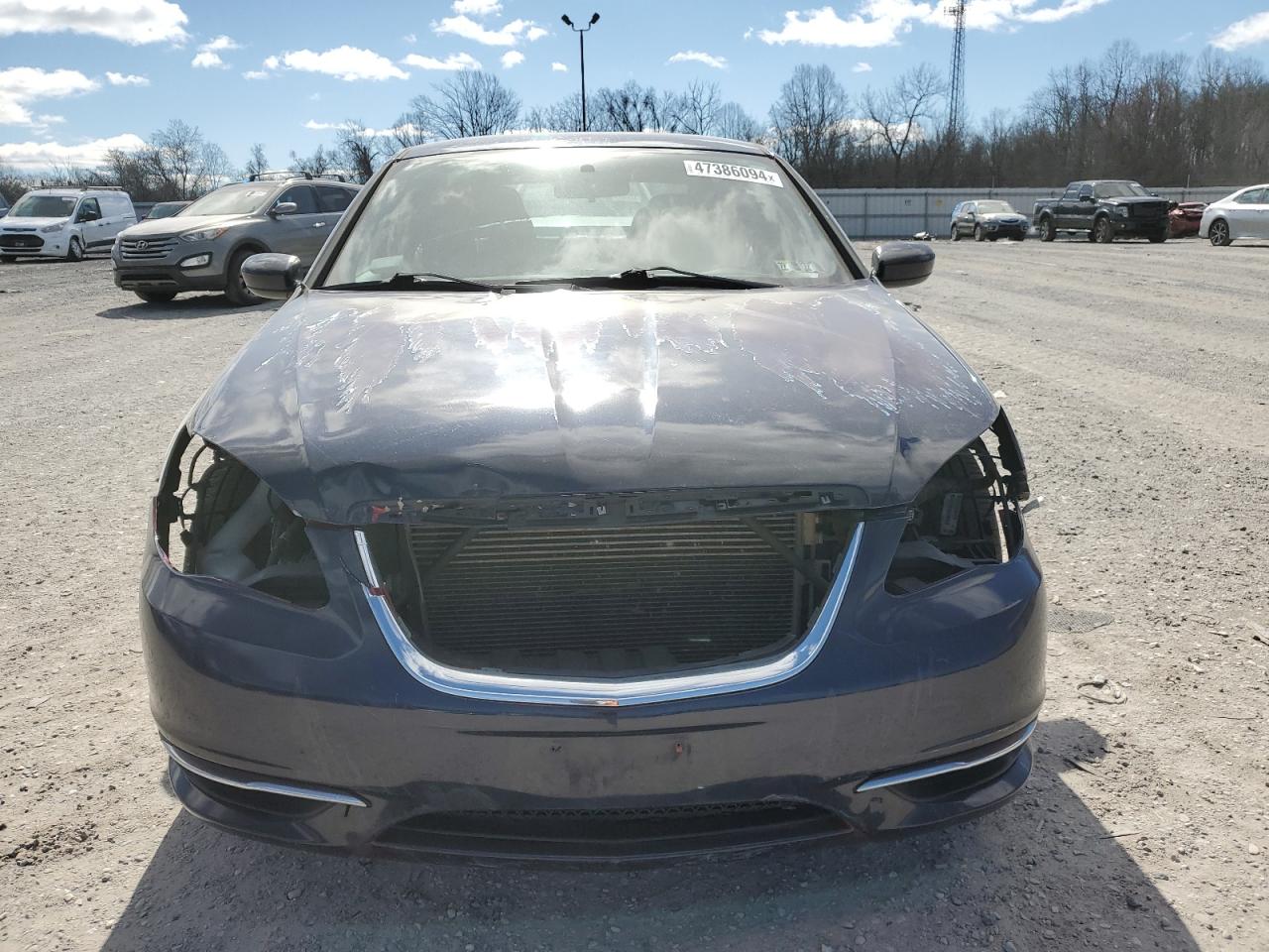 Photo 4 VIN: 1C3CCBAB5DN642078 - CHRYSLER 200 