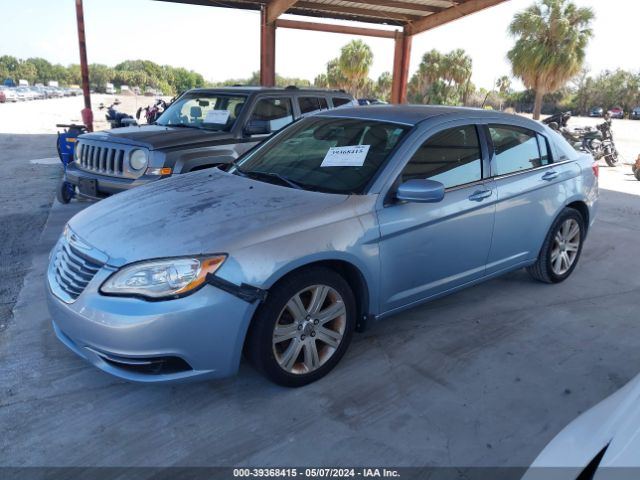 Photo 1 VIN: 1C3CCBAB5DN670401 - CHRYSLER 200 