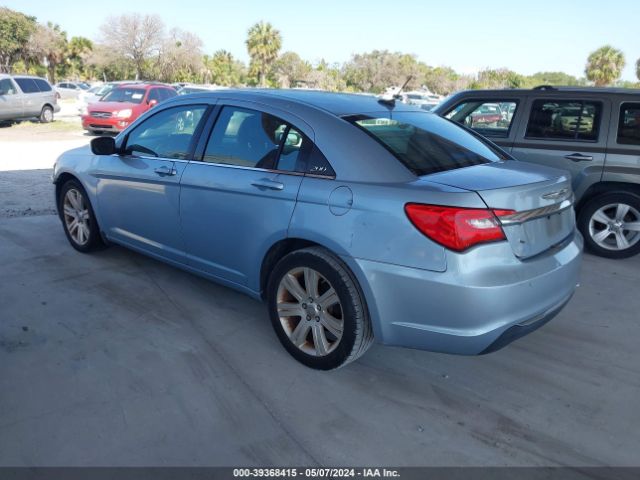 Photo 2 VIN: 1C3CCBAB5DN670401 - CHRYSLER 200 