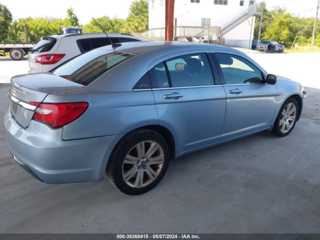 Photo 3 VIN: 1C3CCBAB5DN670401 - CHRYSLER 200 