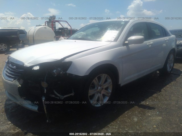 Photo 1 VIN: 1C3CCBAB5DN686047 - CHRYSLER 200 