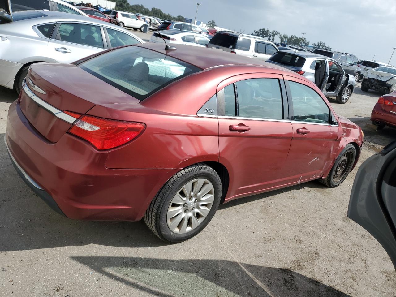 Photo 2 VIN: 1C3CCBAB5EN206381 - CHRYSLER 200 