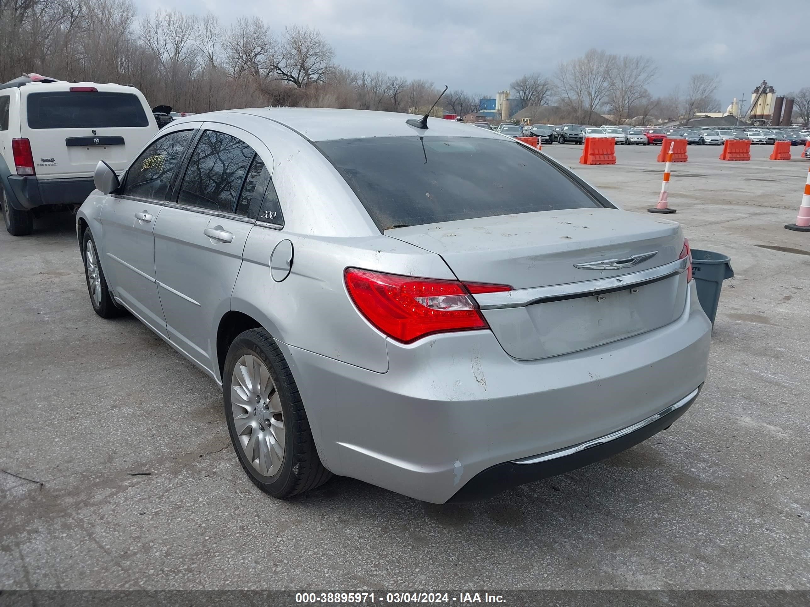 Photo 2 VIN: 1C3CCBAB7CN271584 - CHRYSLER 200 