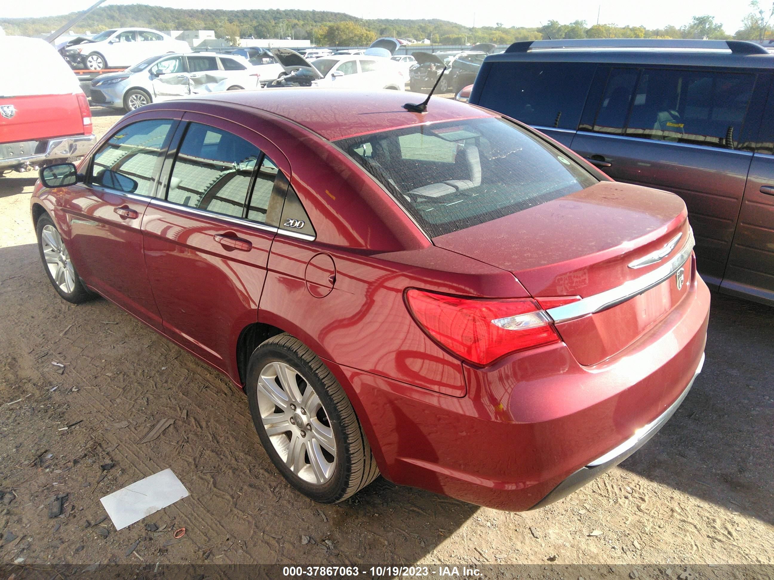 Photo 2 VIN: 1C3CCBAB7DN640753 - CHRYSLER 200 