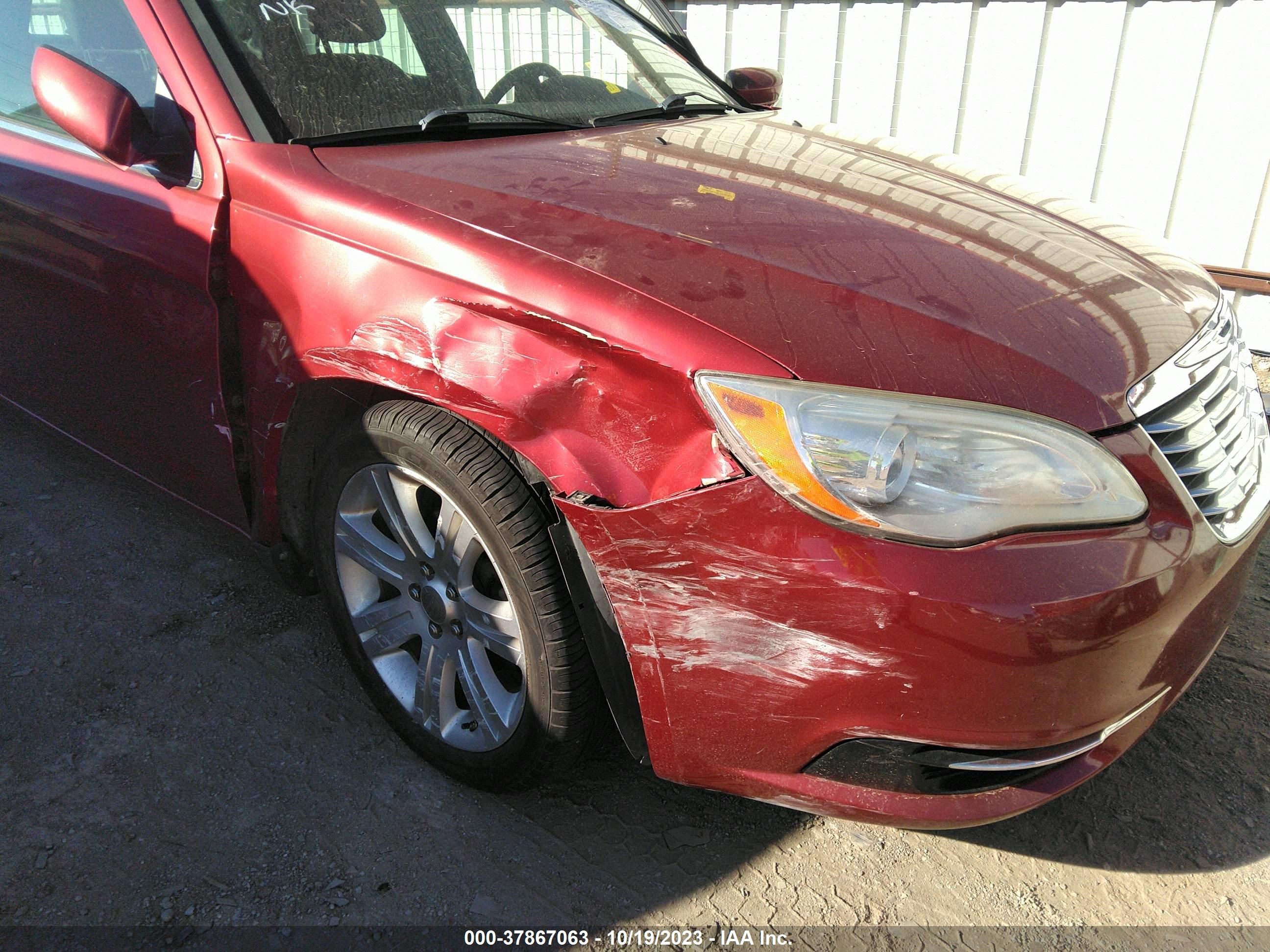 Photo 5 VIN: 1C3CCBAB7DN640753 - CHRYSLER 200 