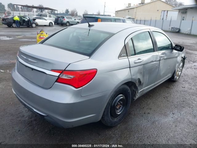 Photo 3 VIN: 1C3CCBAB8DN647940 - CHRYSLER 200 