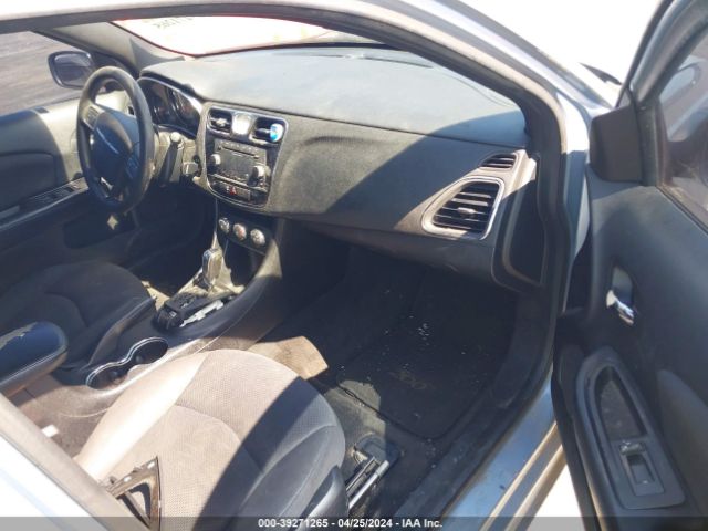 Photo 4 VIN: 1C3CCBAB8DN698113 - CHRYSLER 200 