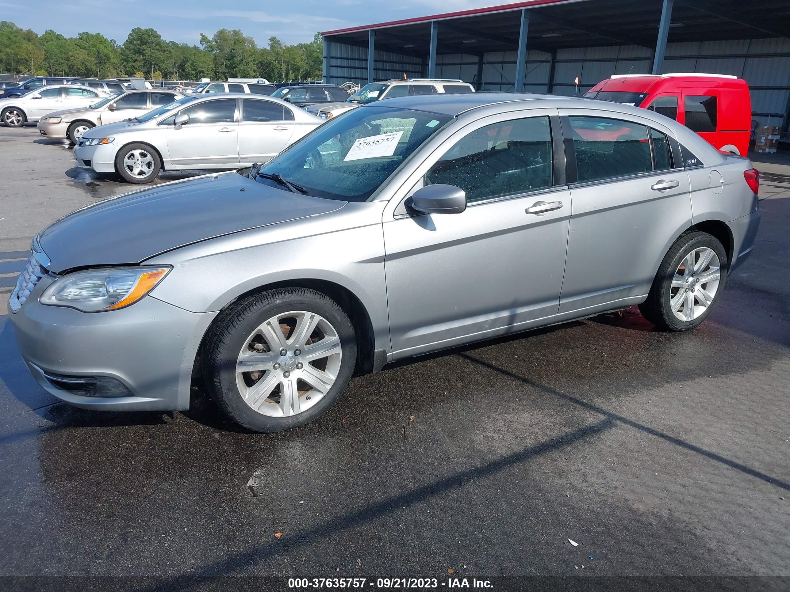 Photo 1 VIN: 1C3CCBAB8DN762375 - CHRYSLER 200 