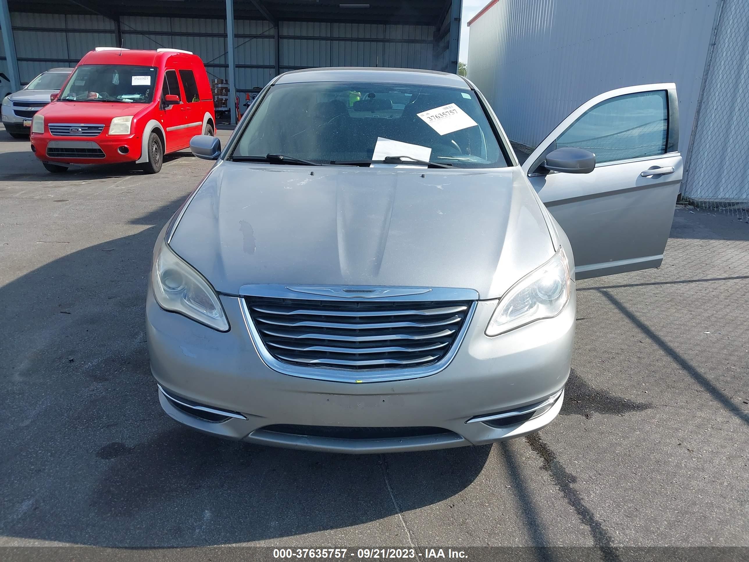 Photo 5 VIN: 1C3CCBAB8DN762375 - CHRYSLER 200 