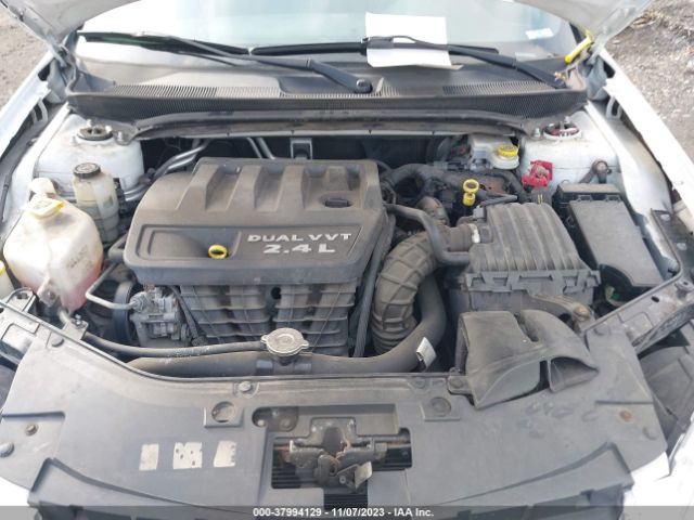 Photo 9 VIN: 1C3CCBAB8EN208139 - CHRYSLER 200 