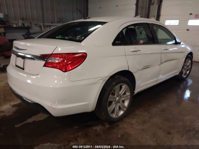 Photo 3 VIN: 1C3CCBAB8EN208139 - CHRYSLER 200 